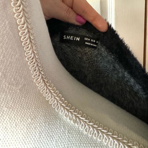 Black Skull Halloween Soft Sweater - Picture 3 of 5